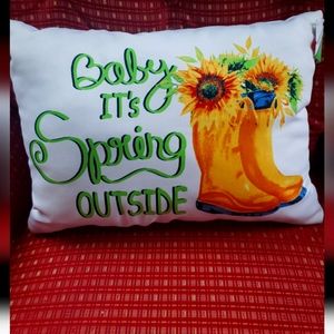 Accent pillow 13" x 18" - Baby its Spring Outside- NWT